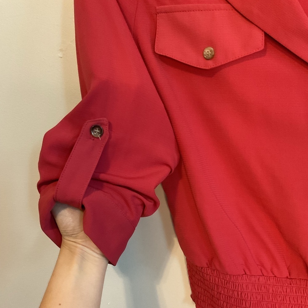 Red Preppy Formal Office Cropped Minimalist Top with leopard print buttons XS - Picture 3 of 5